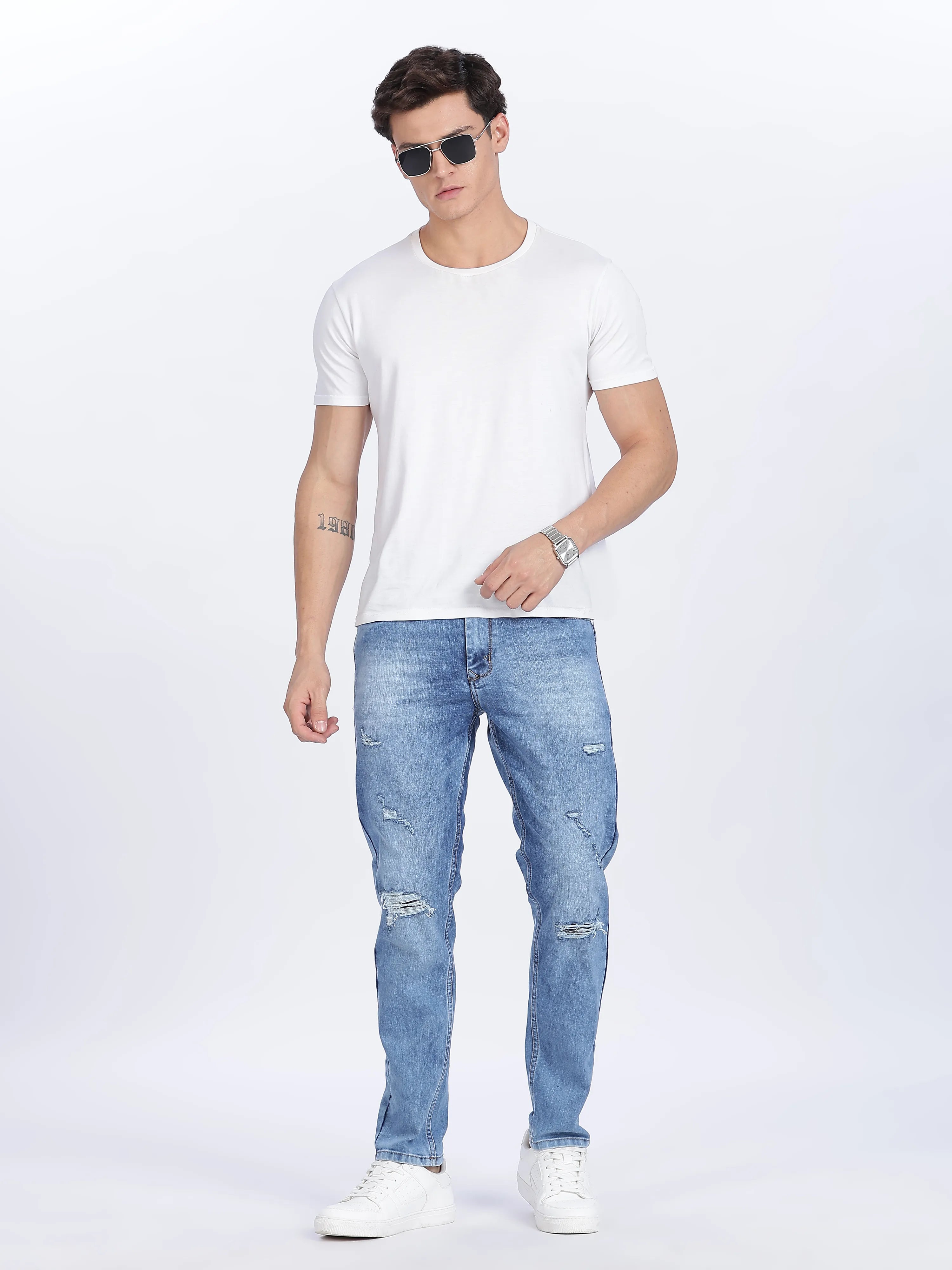 Color Hunt Men's Blue Ripped Full Length Denim Jeans