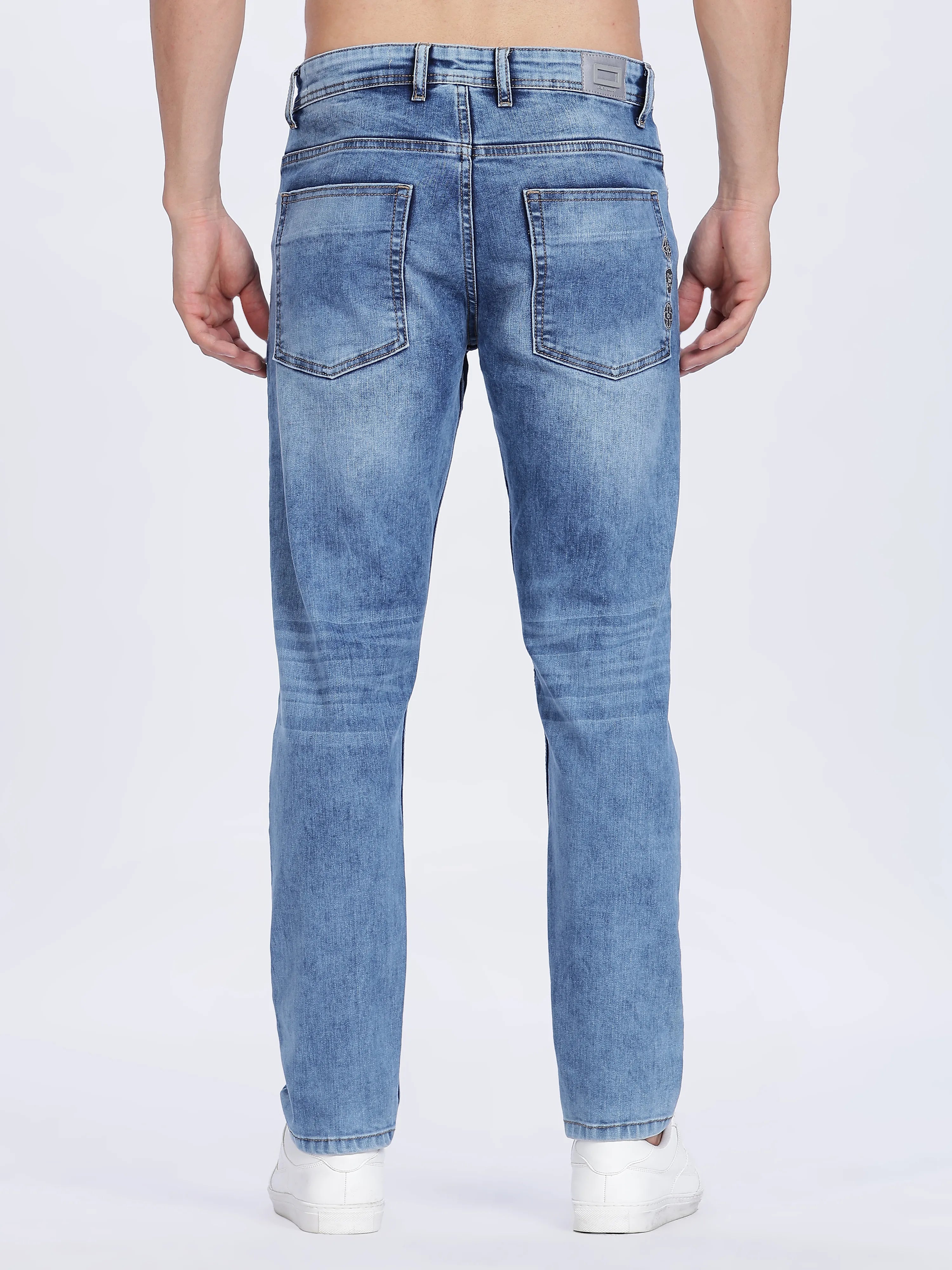 Color Hunt Men's Blue Ripped Full Length Denim Jeans