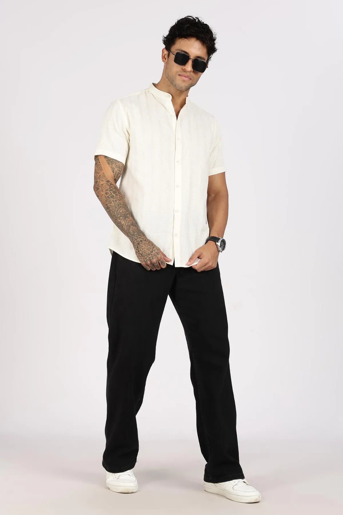 Color Hunt Men's White Pure Cotton Half Sleeve Shirt