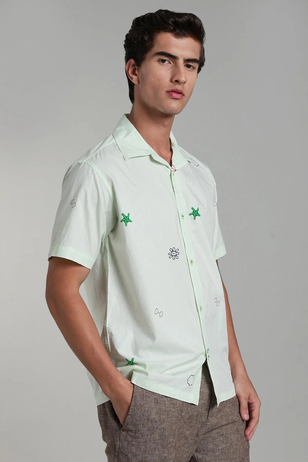COLOR HUNT Men Printed Casual Green Shirt