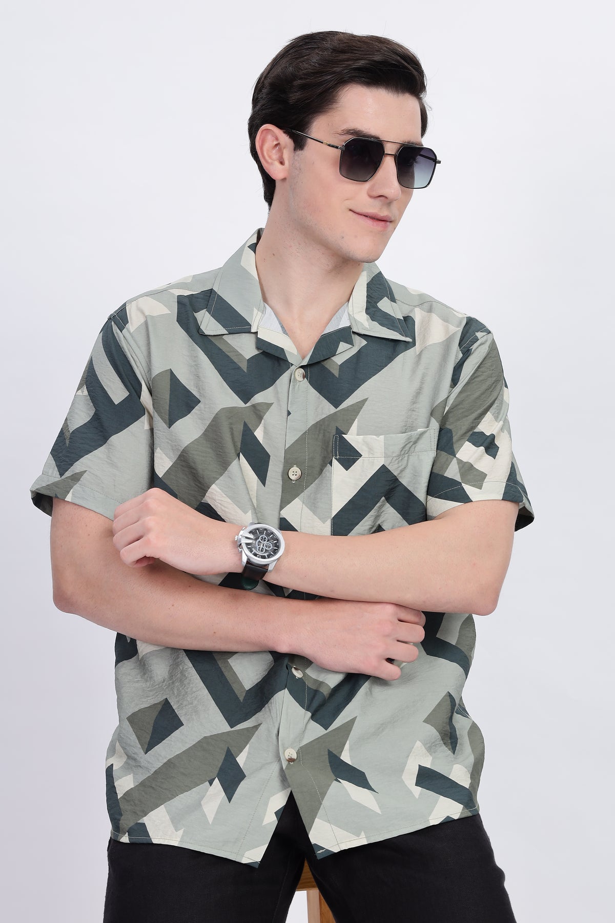 Color Hunt Men's Green Printed Half Sleeve Button Shirt