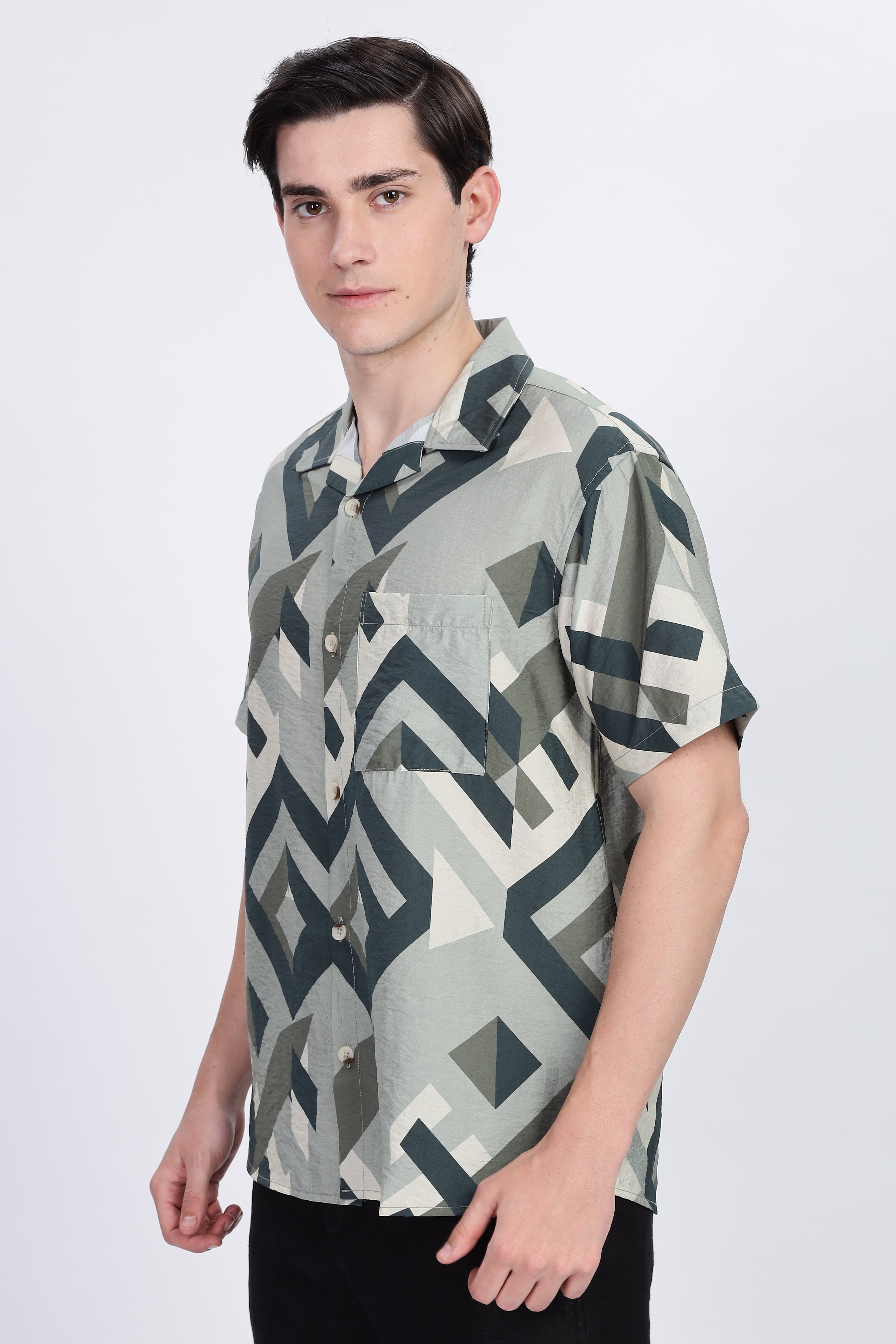 Color Hunt Men's Green Printed Half Sleeve Button Shirt