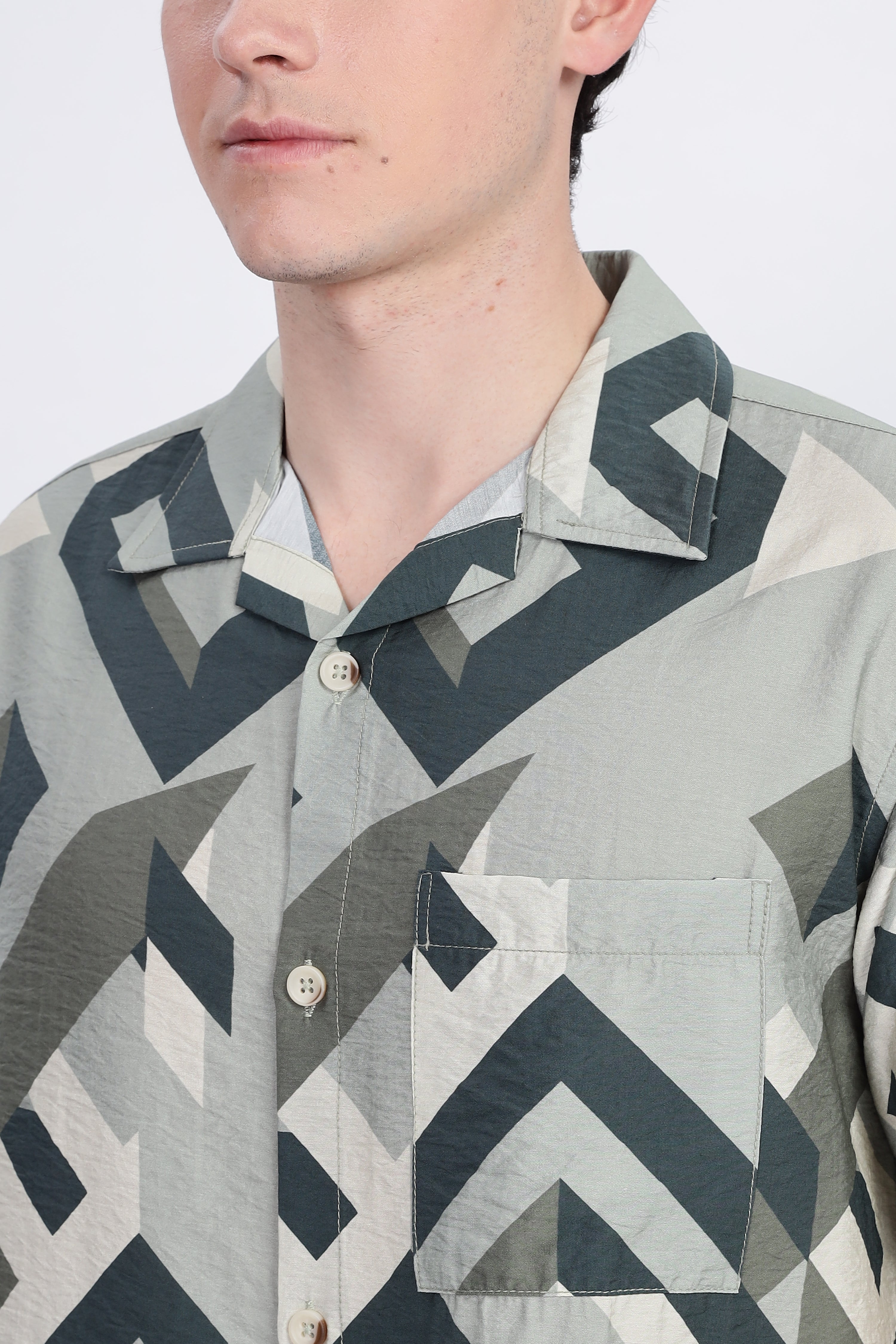 Color Hunt Men's Green Printed Half Sleeve Button Shirt