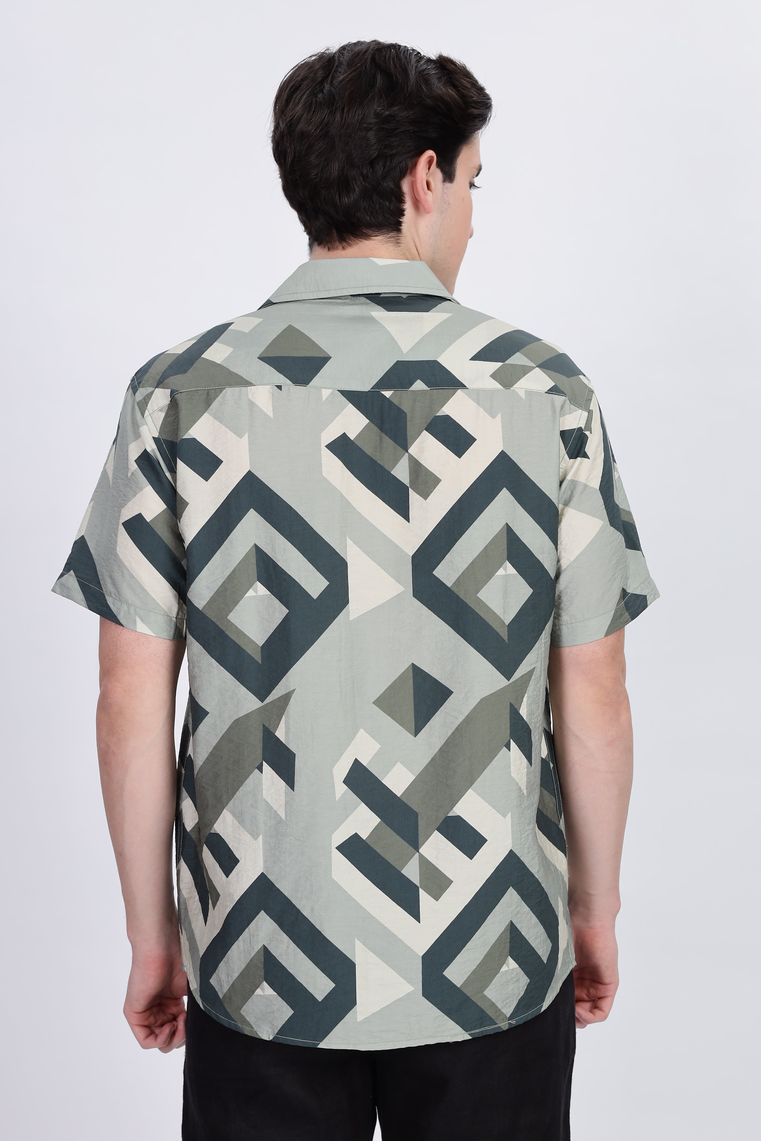 Color Hunt Men's Green Printed Half Sleeve Button Shirt